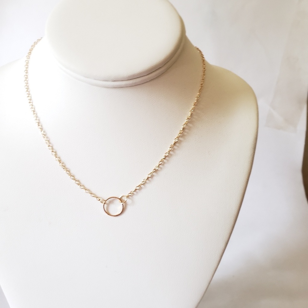 Gold circle necklace